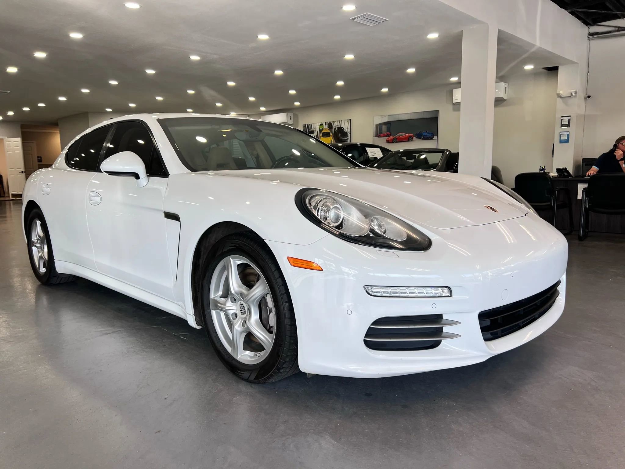 Used 2015 Porsche Panamera 4 AWD/4WD image 1