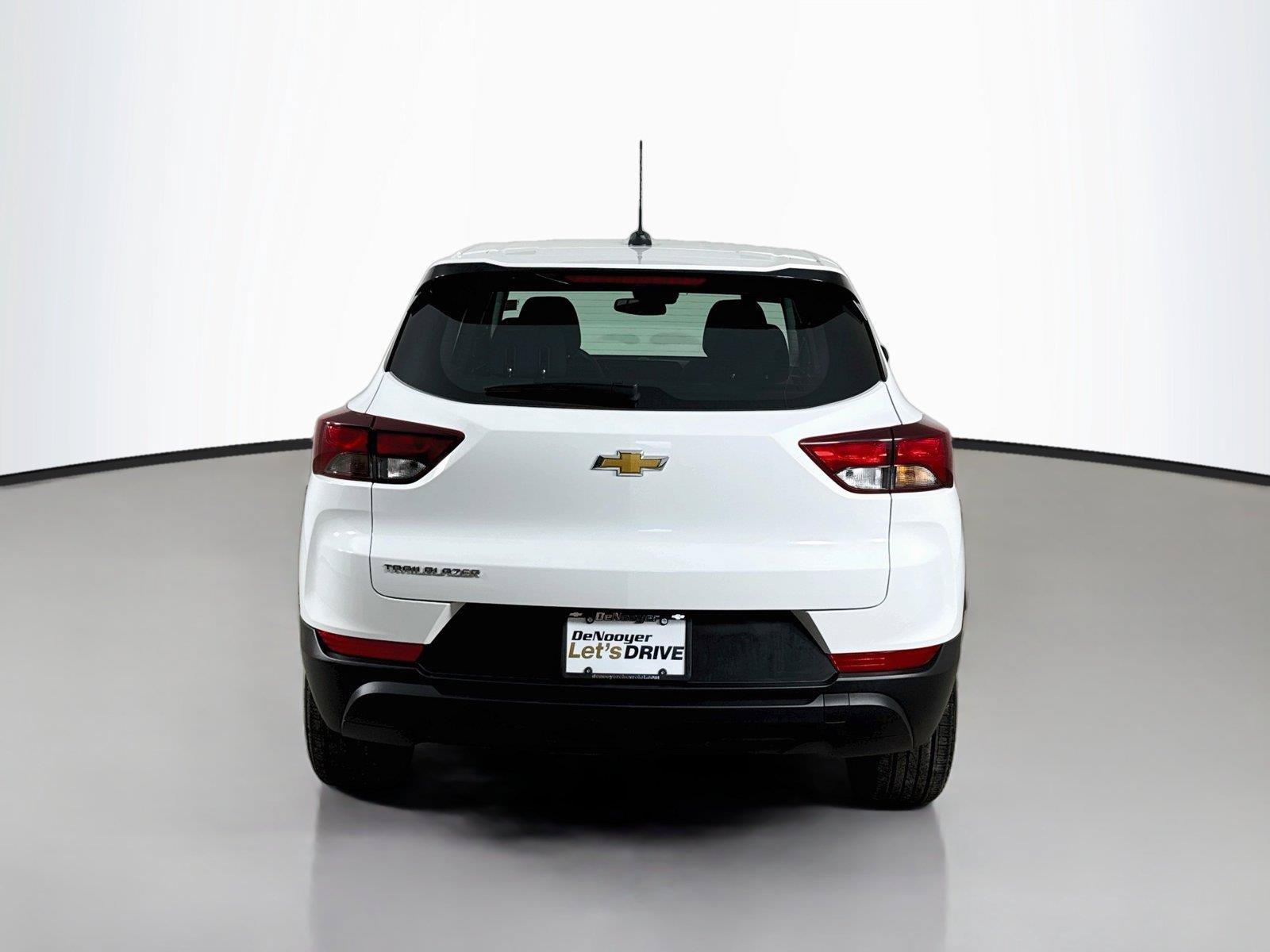 Used 2024 Chevrolet TrailBlazer LS FWD image 11