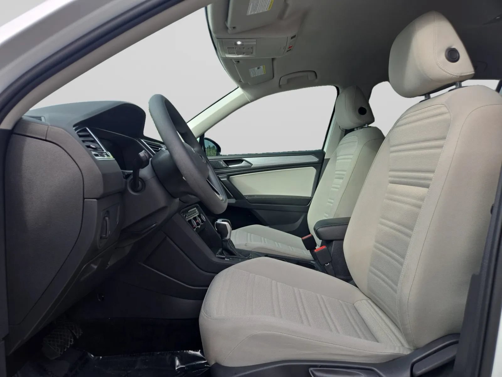 Used 2022 Volkswagen Tiguan S FWD image 16