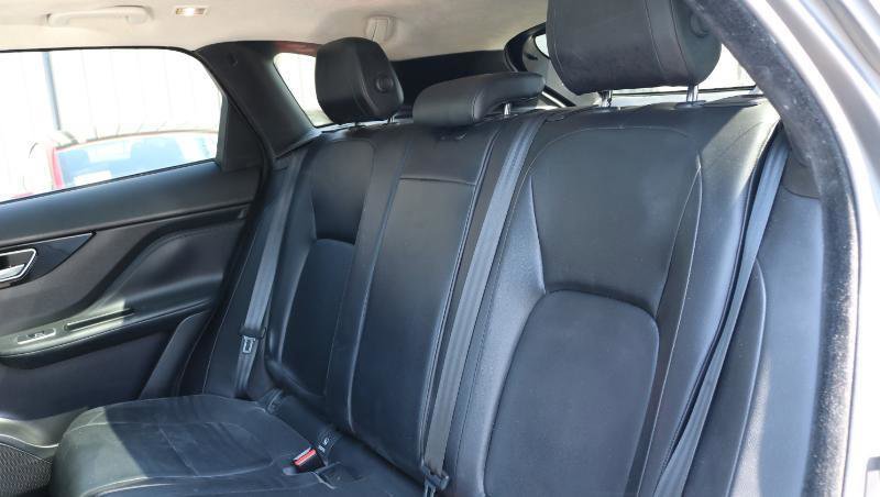 Used 2020 Jaguar F-PACE Premium AWD/4WD image 13