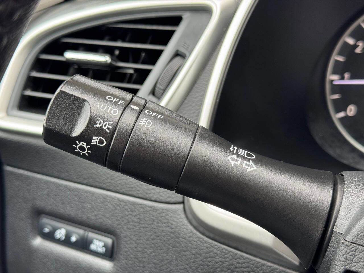 Used 2017 Nissan Murano SV w/ Premium Package image 26