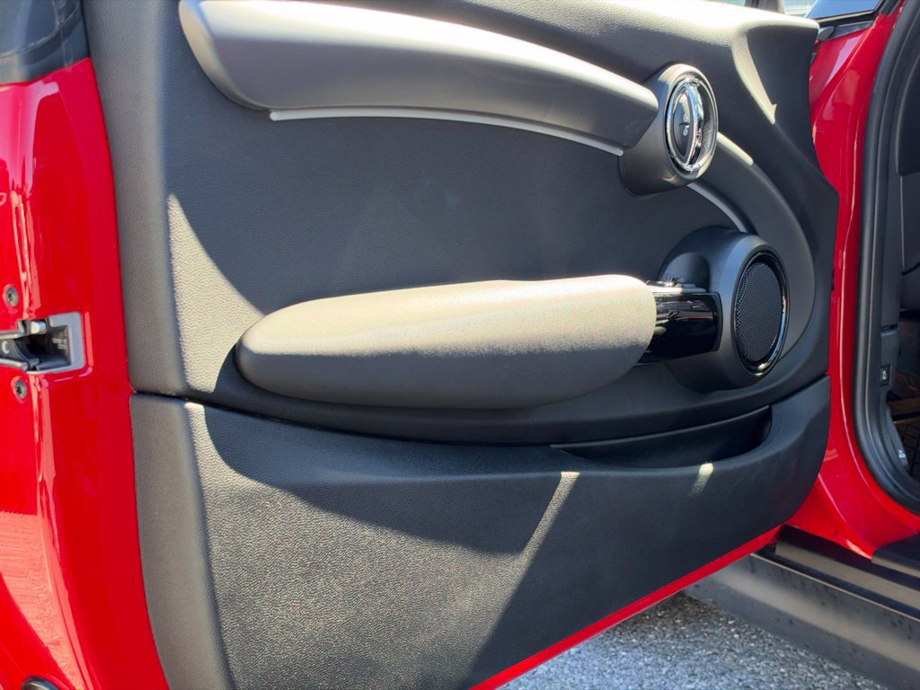 Used 2024 MINI Cooper 2-Door Hardtop FWD image 30