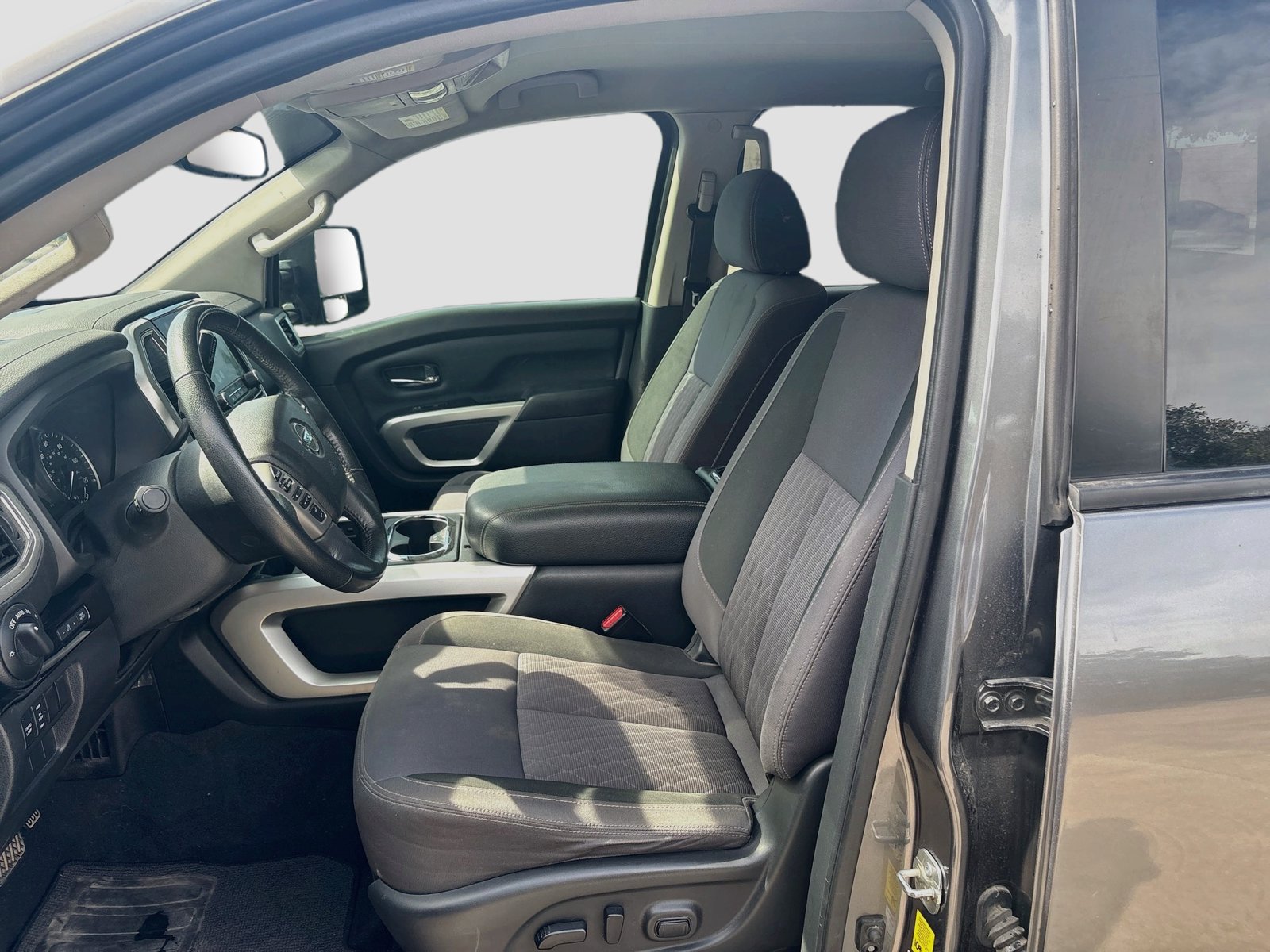 Used 2021 Nissan Titan SV w/ SV Convenience Package AWD/4WD image 22