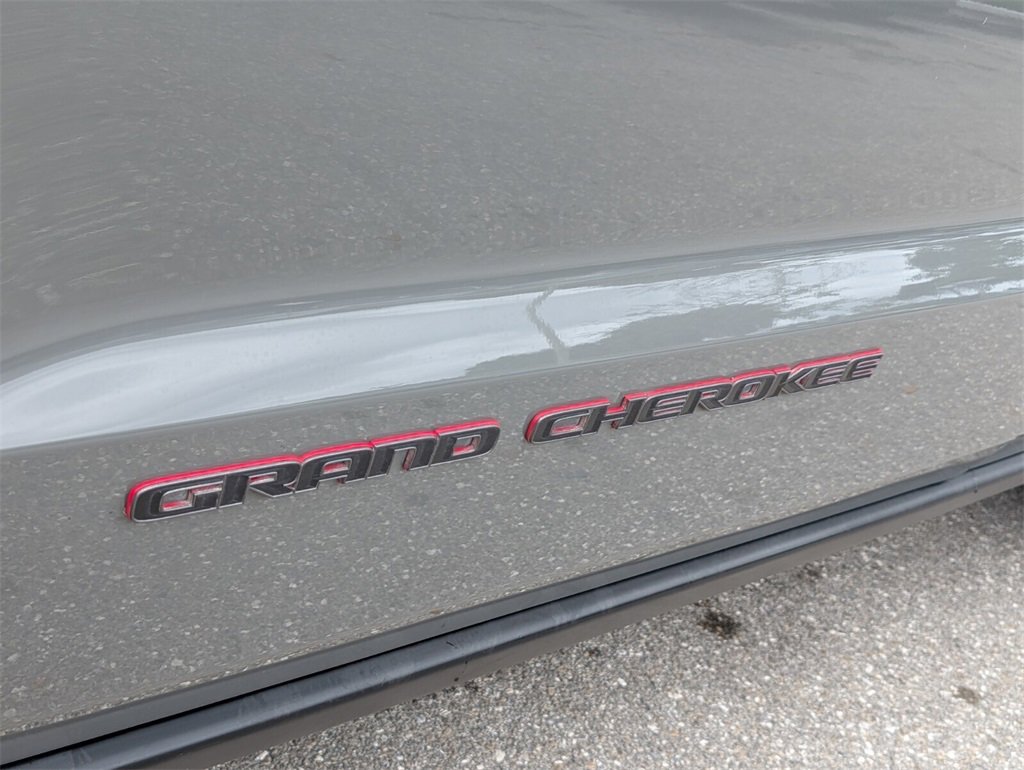 Used 2021 Jeep Grand Cherokee Trailhawk image 11