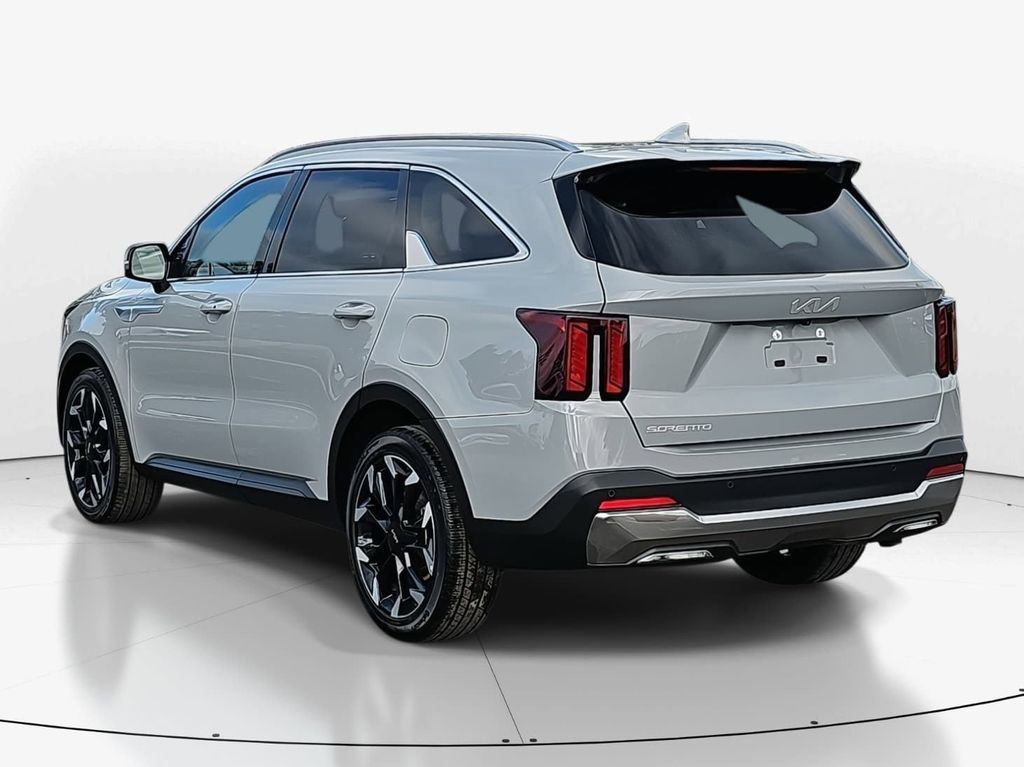Used 2024 Kia Sorento EX w/ Panoramic Sunroof Package image 7