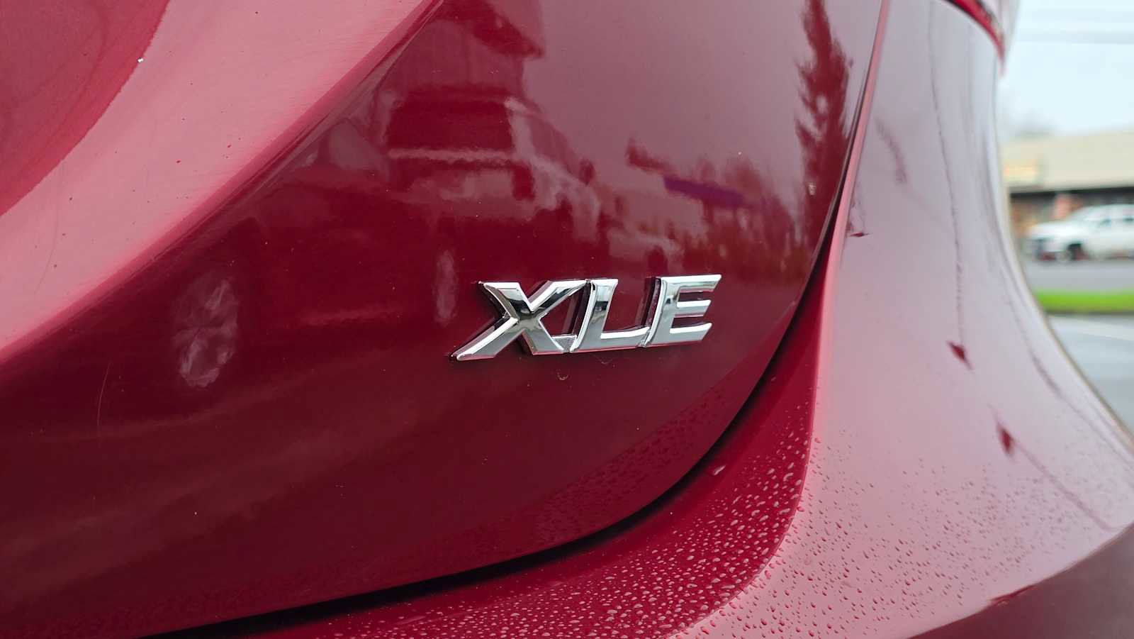 Certified 2018 Toyota Camry XLE image 16