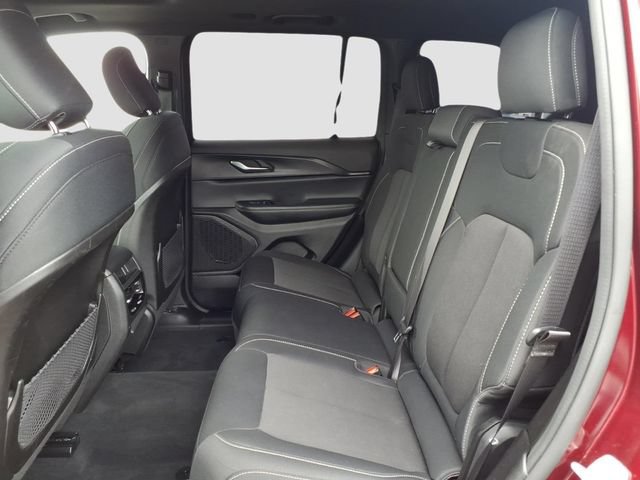 Used 2024 Jeep Grand Cherokee Laredo X w/ Luxury Tech Group I AWD/4WD image 18