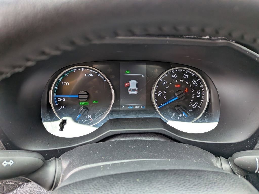 Used 2022 Toyota RAV4 XLE Premium AWD/4WD image 10