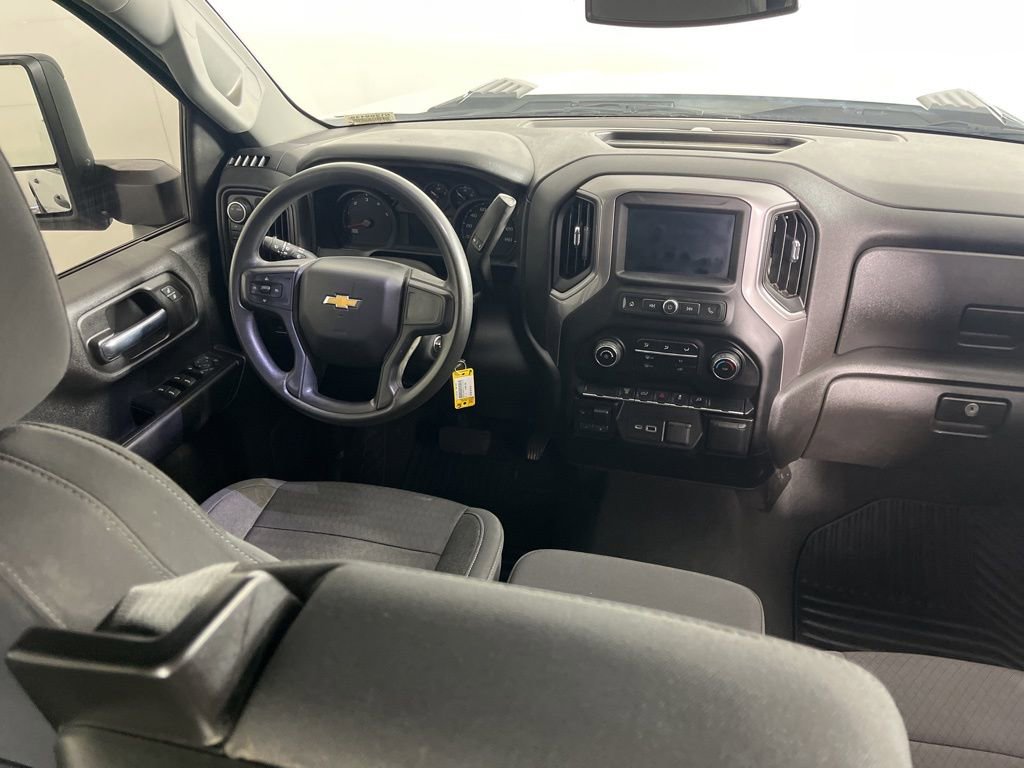 Used 2022 Chevrolet Silverado 2500 Custom w/ Custom Value Package image 5
