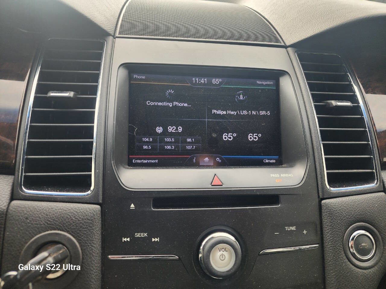 Used 2013 Ford Taurus Limited FWD image 15