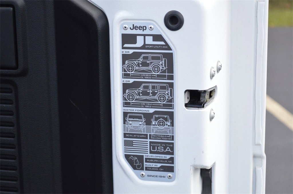 Used 2020 Jeep Wrangler Unlimited Sahara image 39