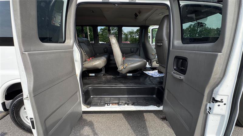 Used 2017 Chevrolet Express 2500 LS RWD image 38