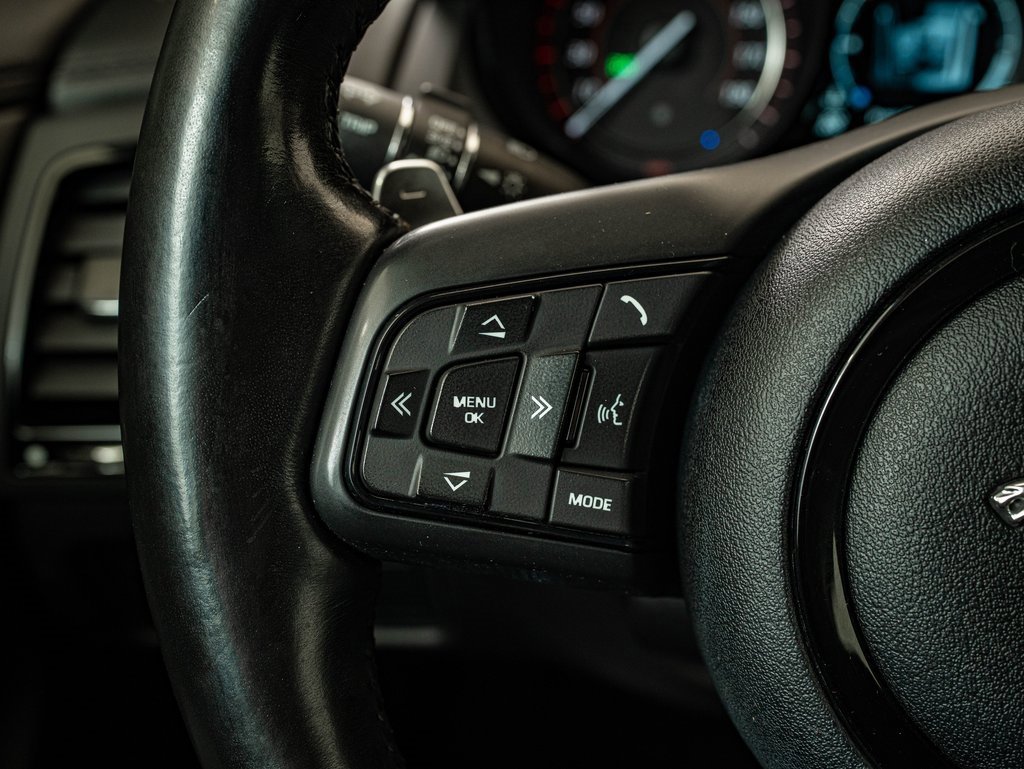 Used 2020 Jaguar F-TYPE Coupe image 28