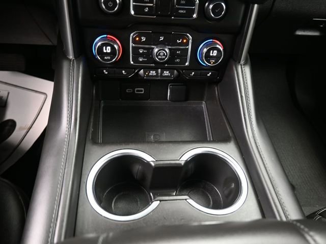 Used 2023 Chevrolet Suburban LT w/ Luxury Package image 11