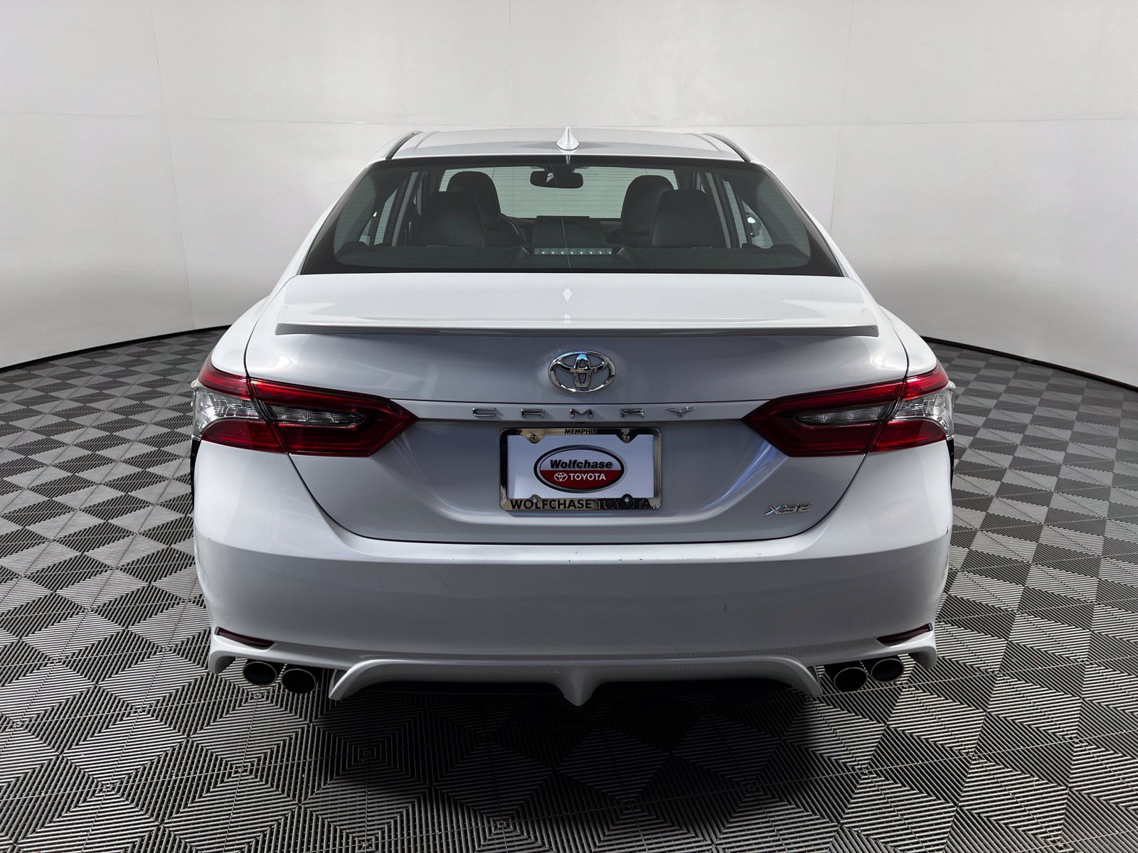 Used 2024 Toyota Camry XSE FWD image 6