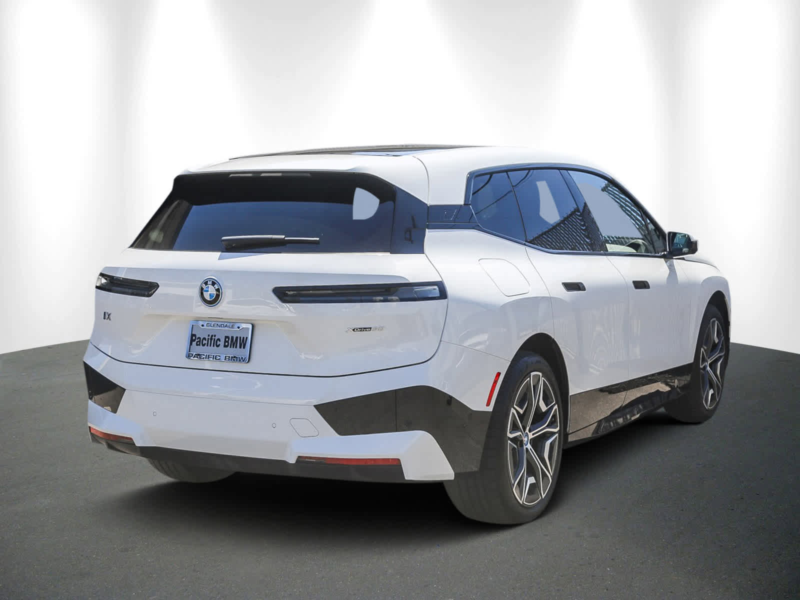 Used 2025 BMW iX xDrive50 image 6