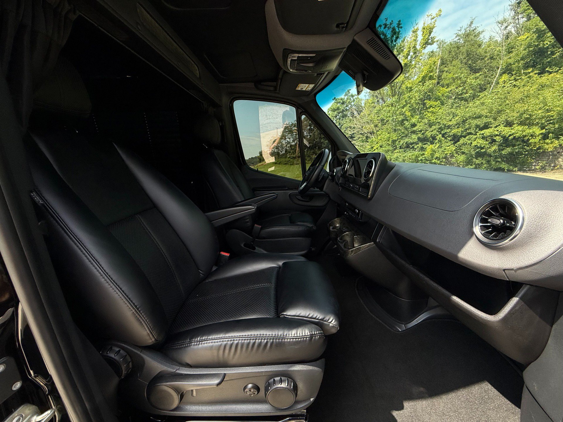 Used 2022 Mercedes-Benz Sprinter 3500 image 15