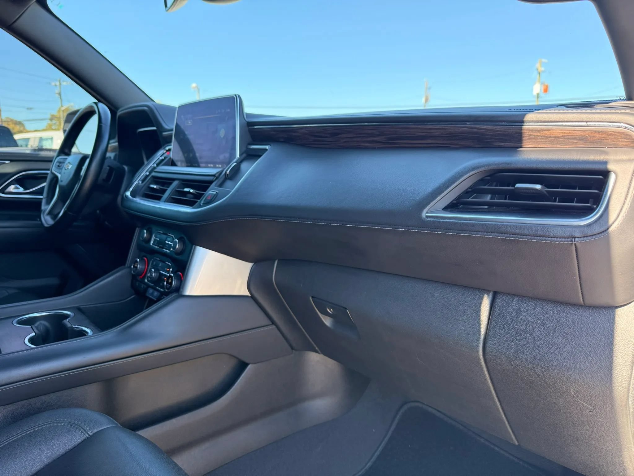 Used 2023 Chevrolet Suburban LT AWD/4WD image 34