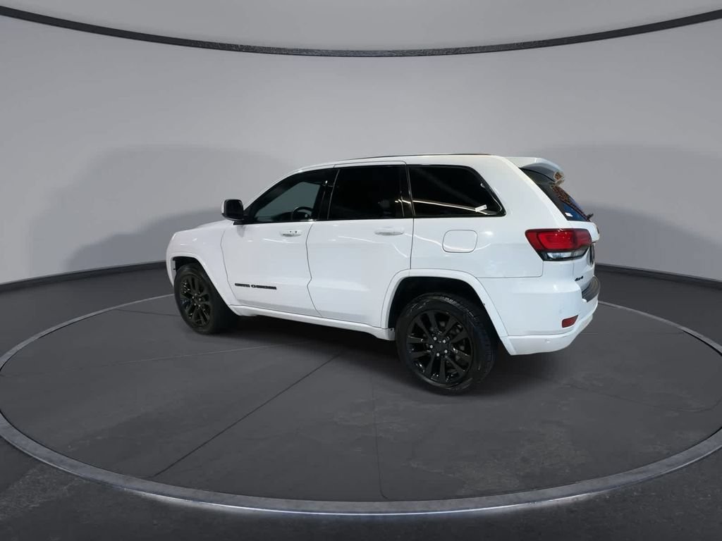 Used 2019 Jeep Grand Cherokee Altitude AWD/4WD image 11