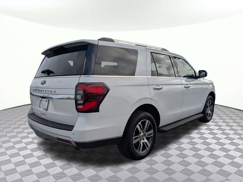 Used 2024 Ford Expedition Limited image 3