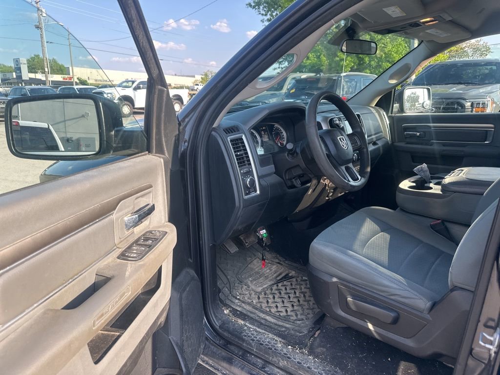 Used 2017 RAM 1500 Classic SLT AWD/4WD image 6