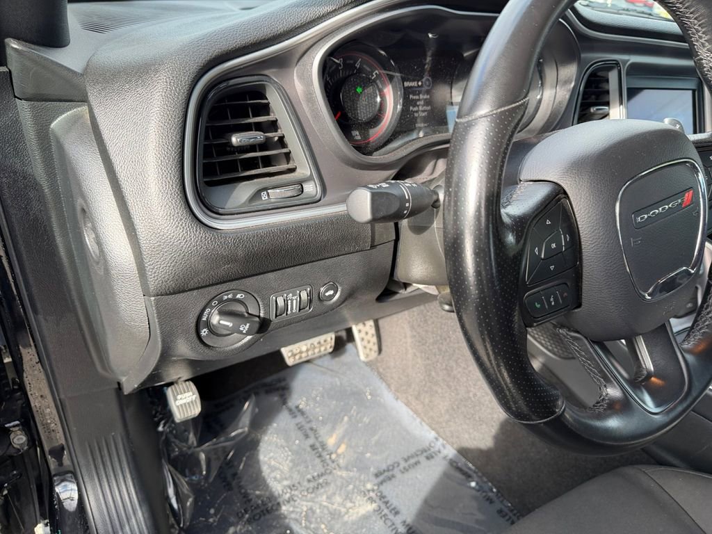 Used 2022 Dodge Challenger R/T w/ Blacktop Package image 13