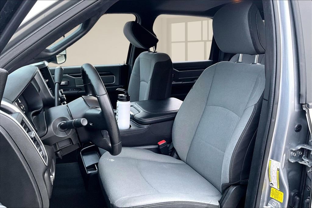 Used 2022 RAM 3500 Big Horn image 22