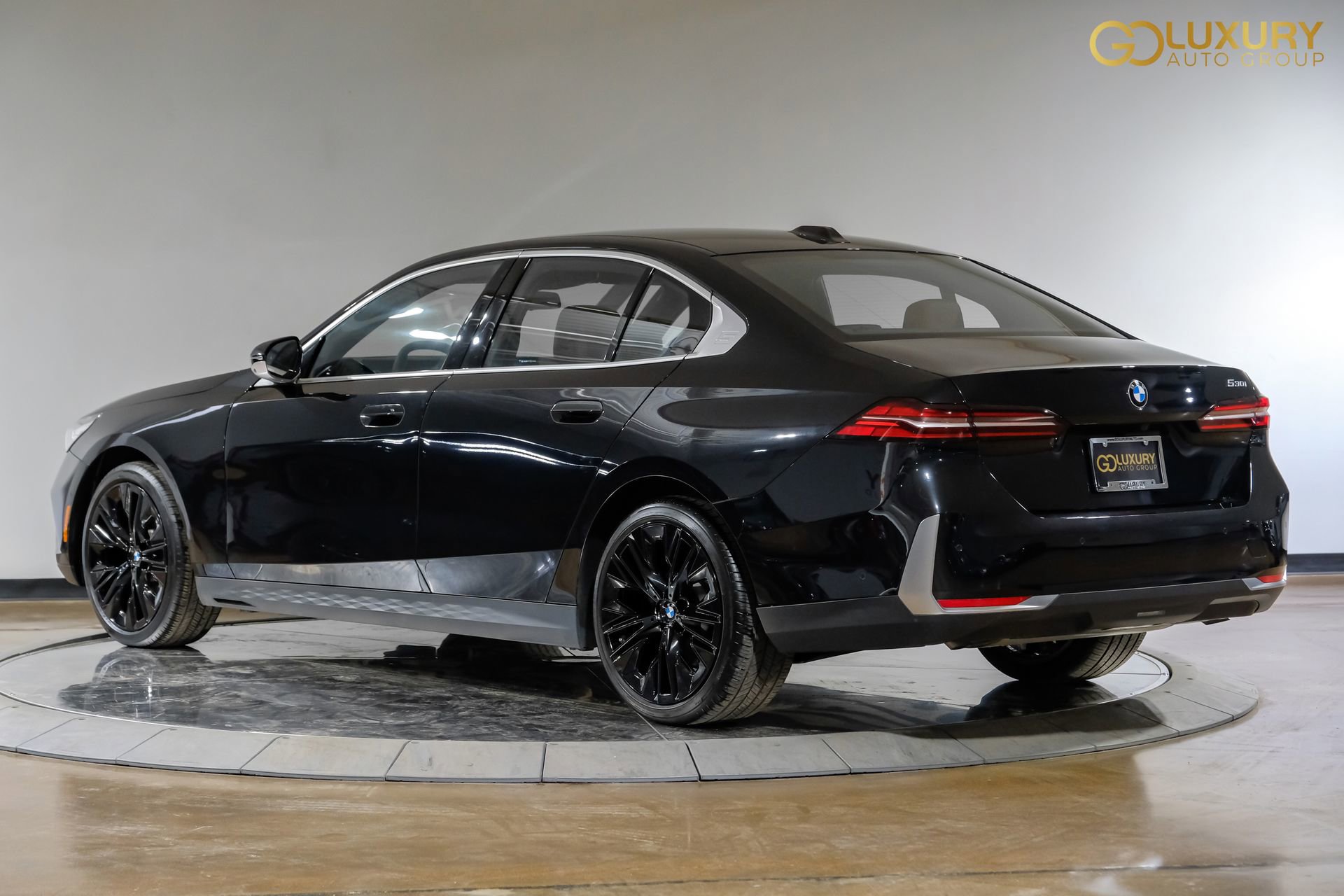 Used 2024 BMW 530i image 12