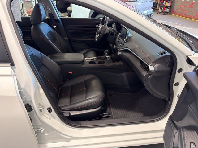 Certified 2022 Nissan Altima 2.5 SR w/ Midnight Edition Package AWD/4WD image 17
