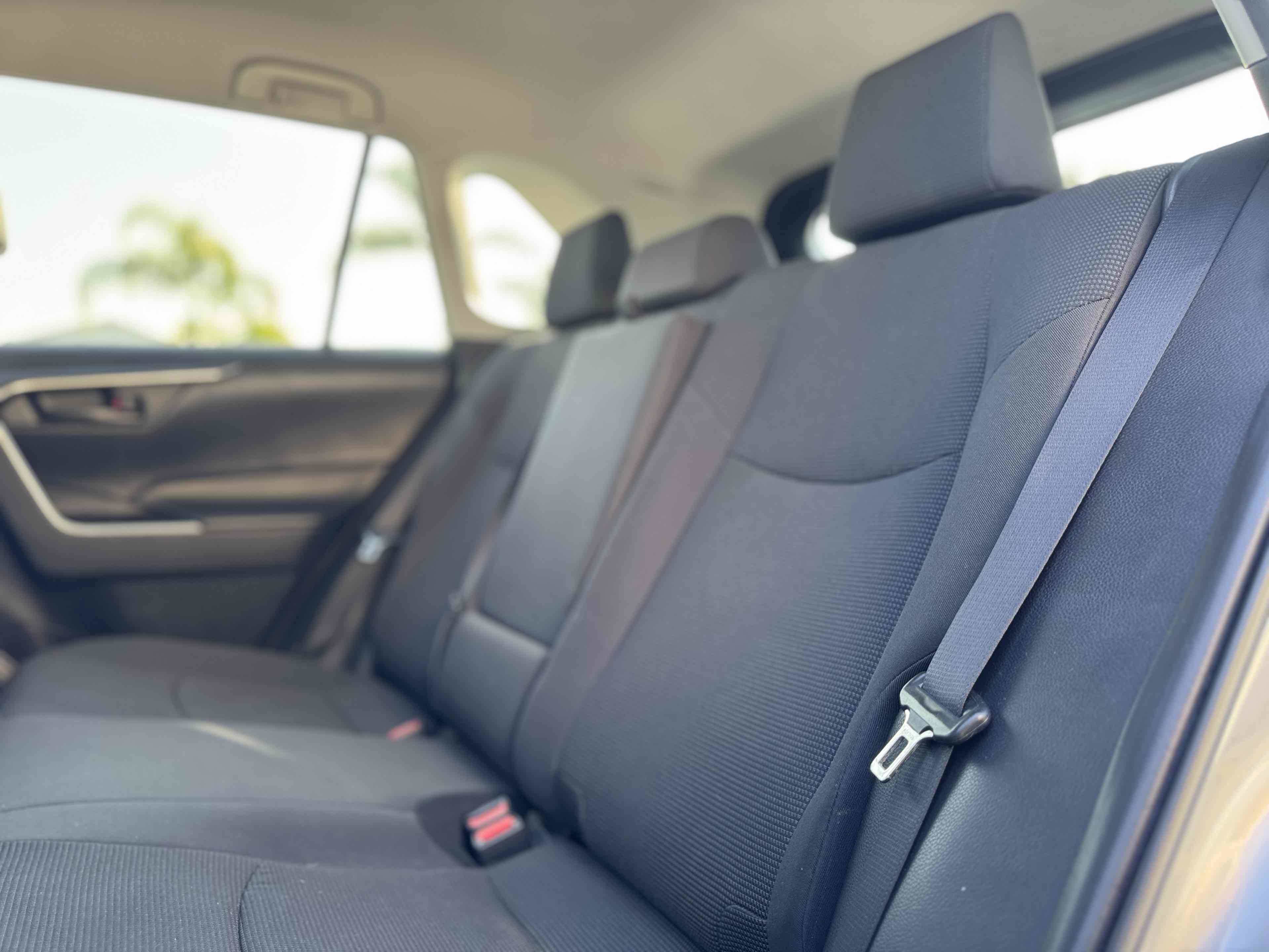 Used 2019 Toyota RAV4 LE w/ Carpet Mat Package image 16