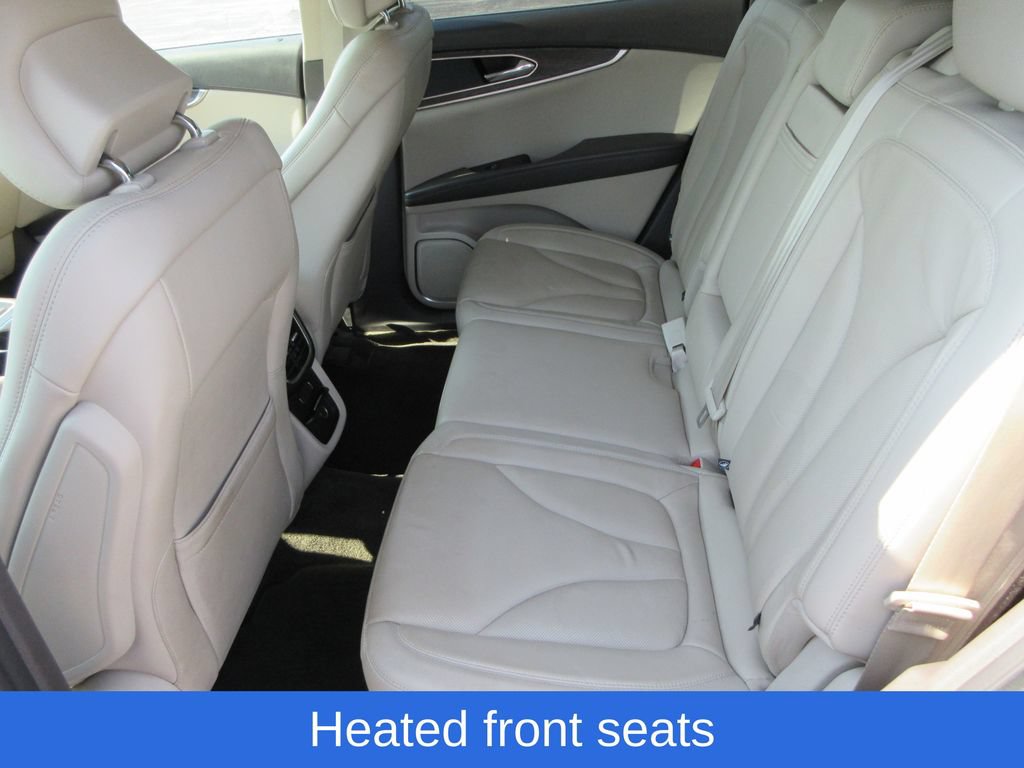 Used 2018 Lincoln MKX Reserve w/ Driver Assistance Package FWD image 13