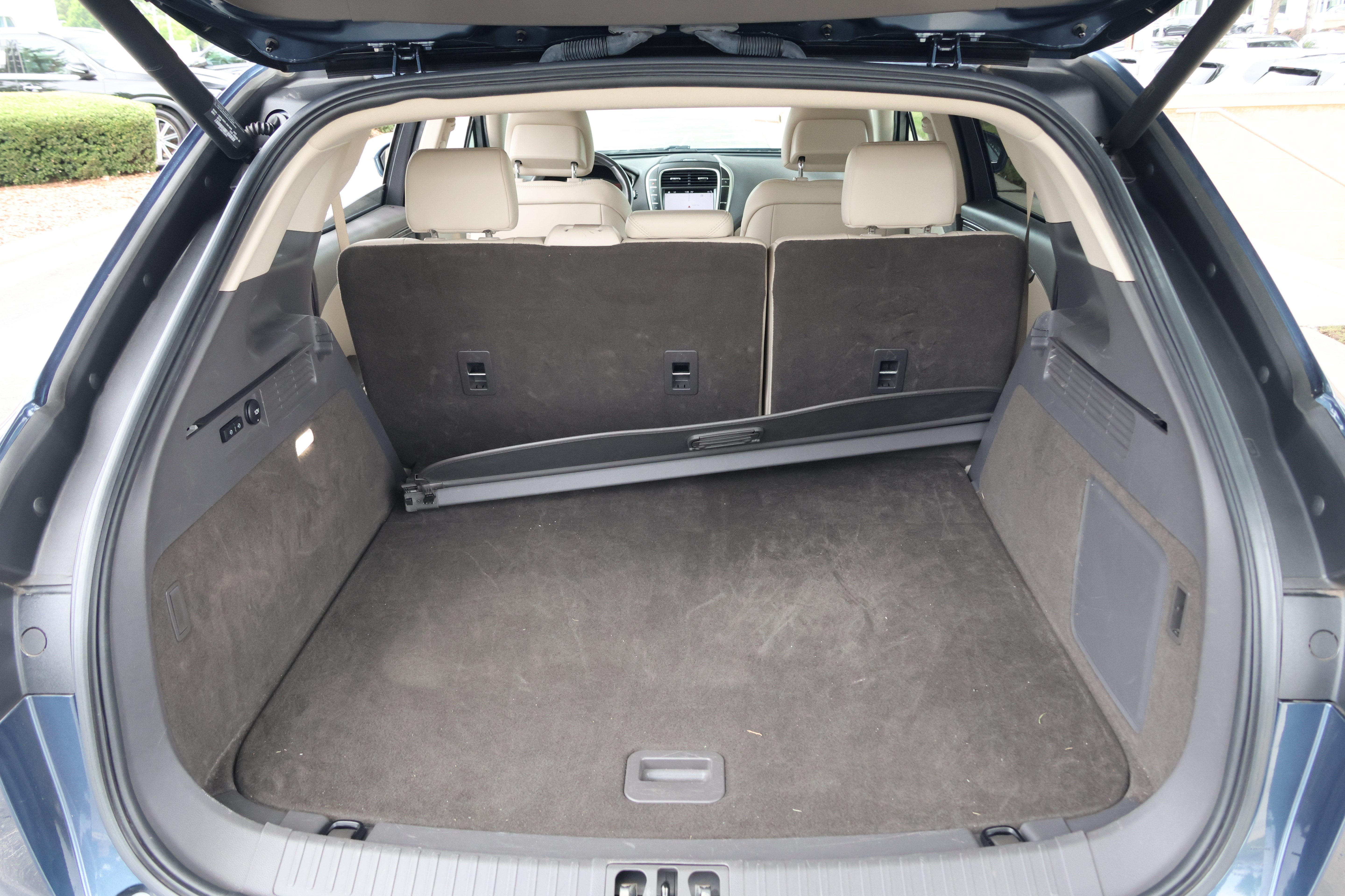 Used 2019 Lincoln Nautilus Select FWD image 33