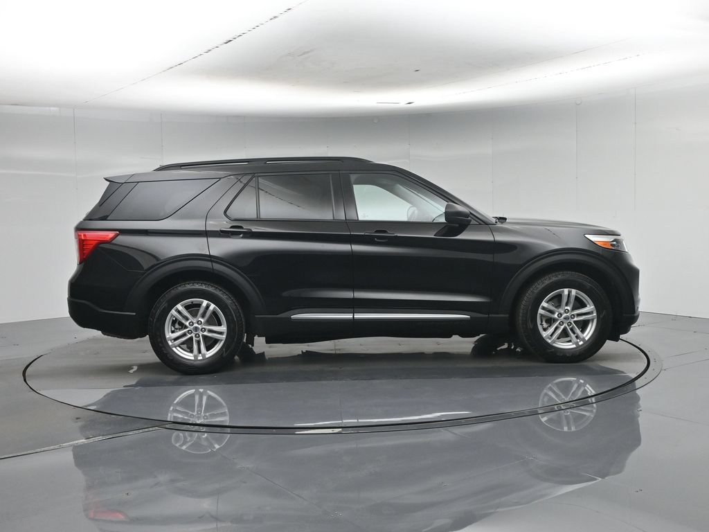Certified 2023 Ford Explorer XLT w/ Equipment Group 202A RWD image 33