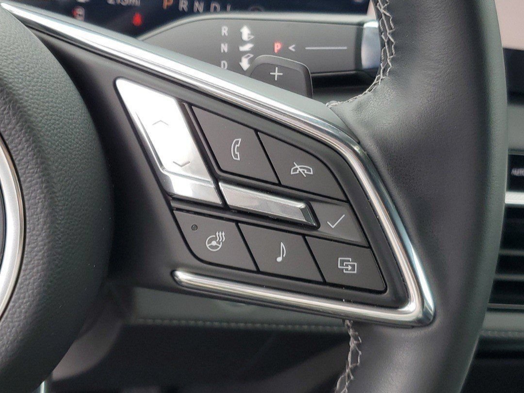 Used 2025 Buick Enclave Sport Touring w/ Power Package FWD image 25