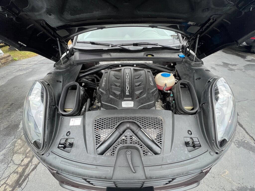 Used 2017 Porsche Macan Turbo image 10