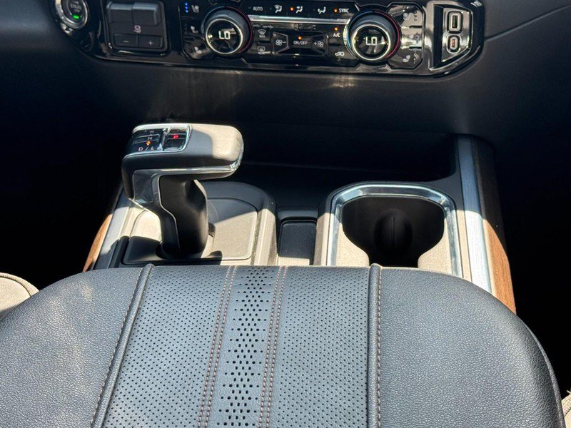 Used 2024 Chevrolet Silverado 1500 High Country AWD/4WD image 14