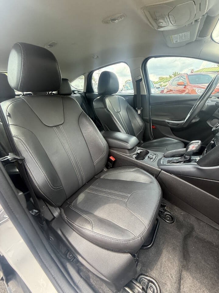 Used 2014 Ford Focus Titanium FWD image 14