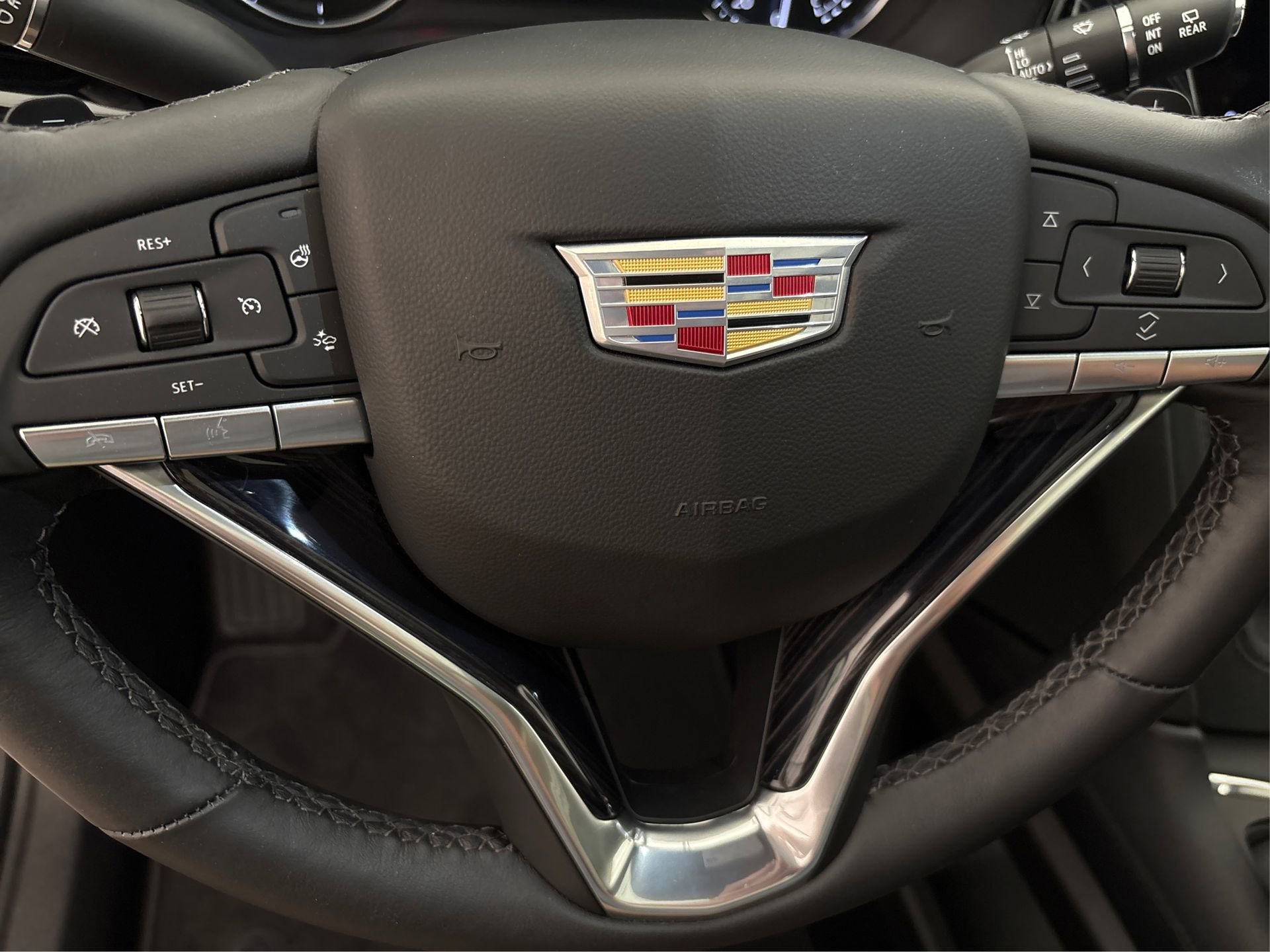 New 2025 Cadillac XT6 Premium Luxury image 19