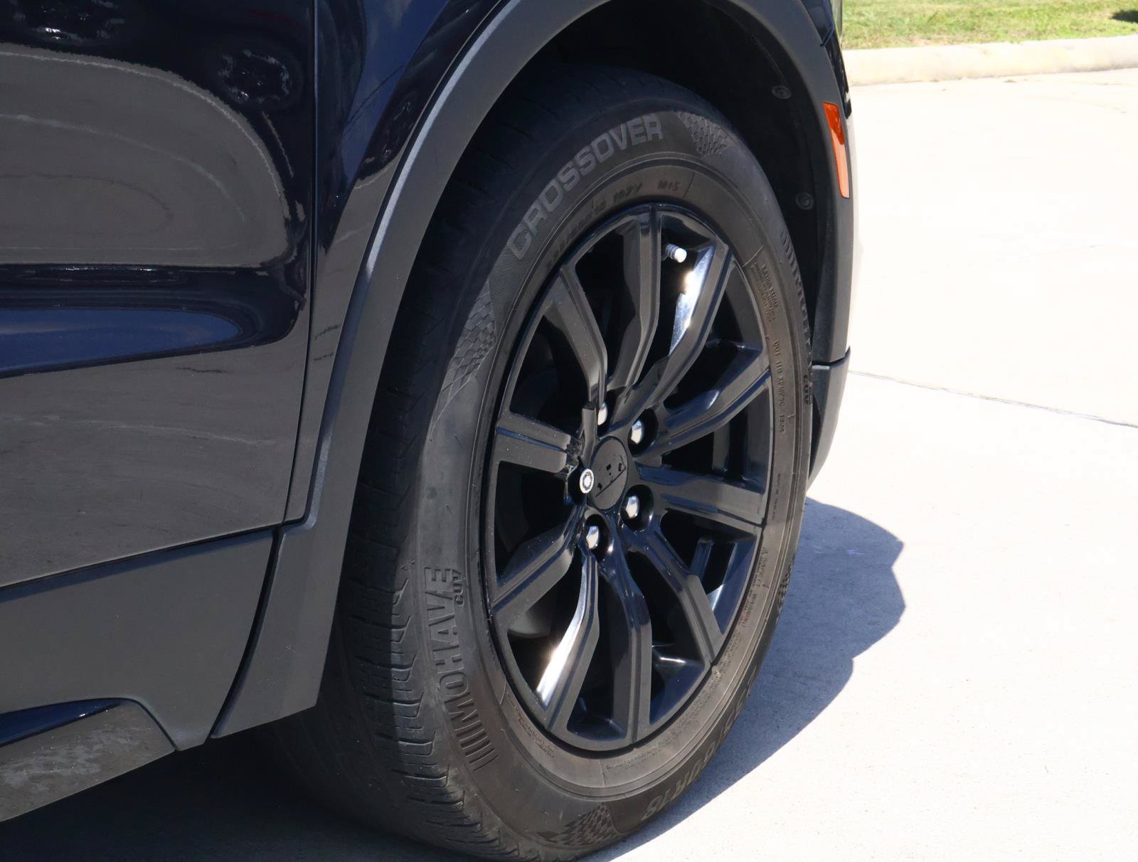 Used 2023 Cadillac XT4 Sport FWD image 12