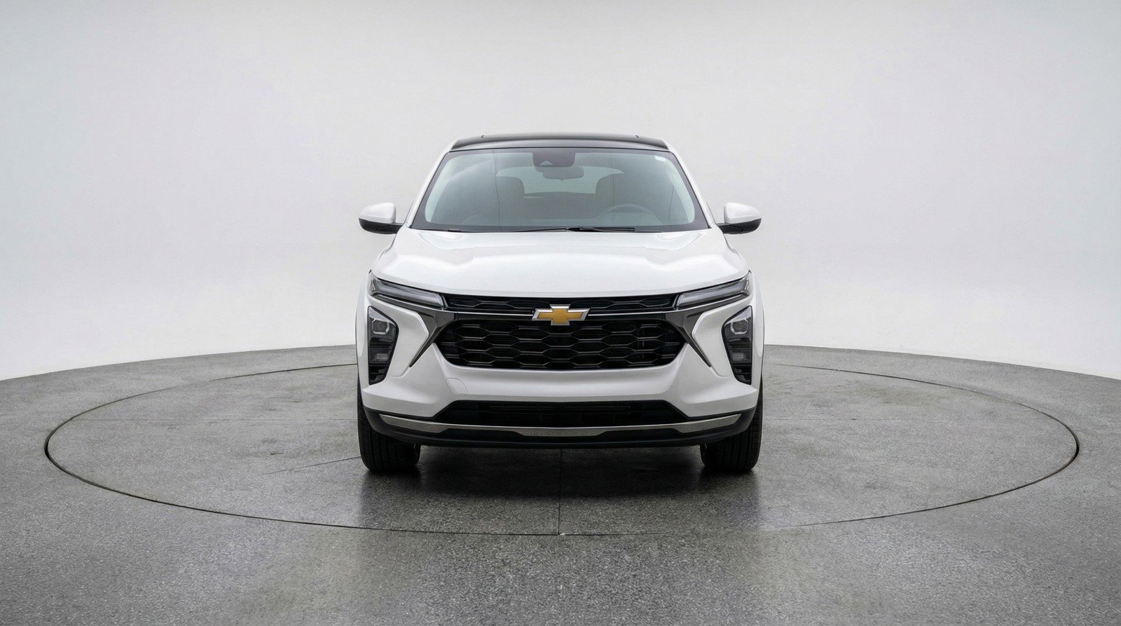 Used 2025 Chevrolet Trax LT FWD image 2