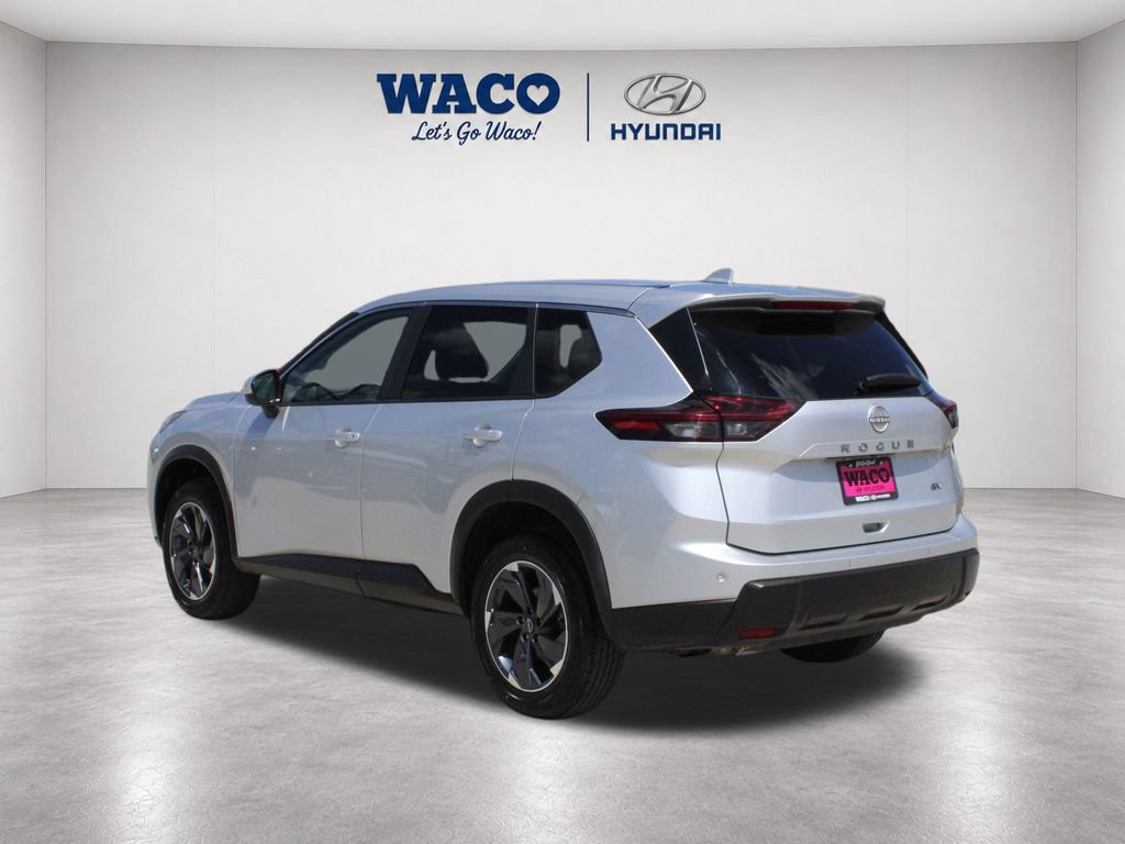 Used 2024 Nissan Rogue SV FWD image 7