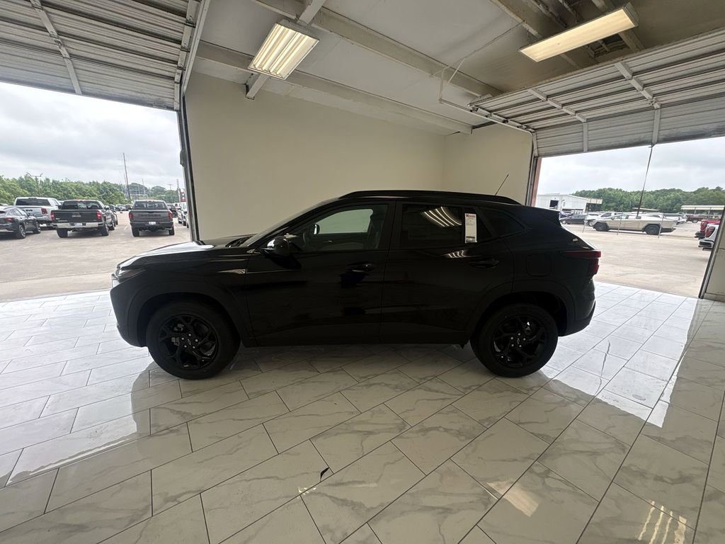 New 2026 Chevrolet Trax LT FWD image 5