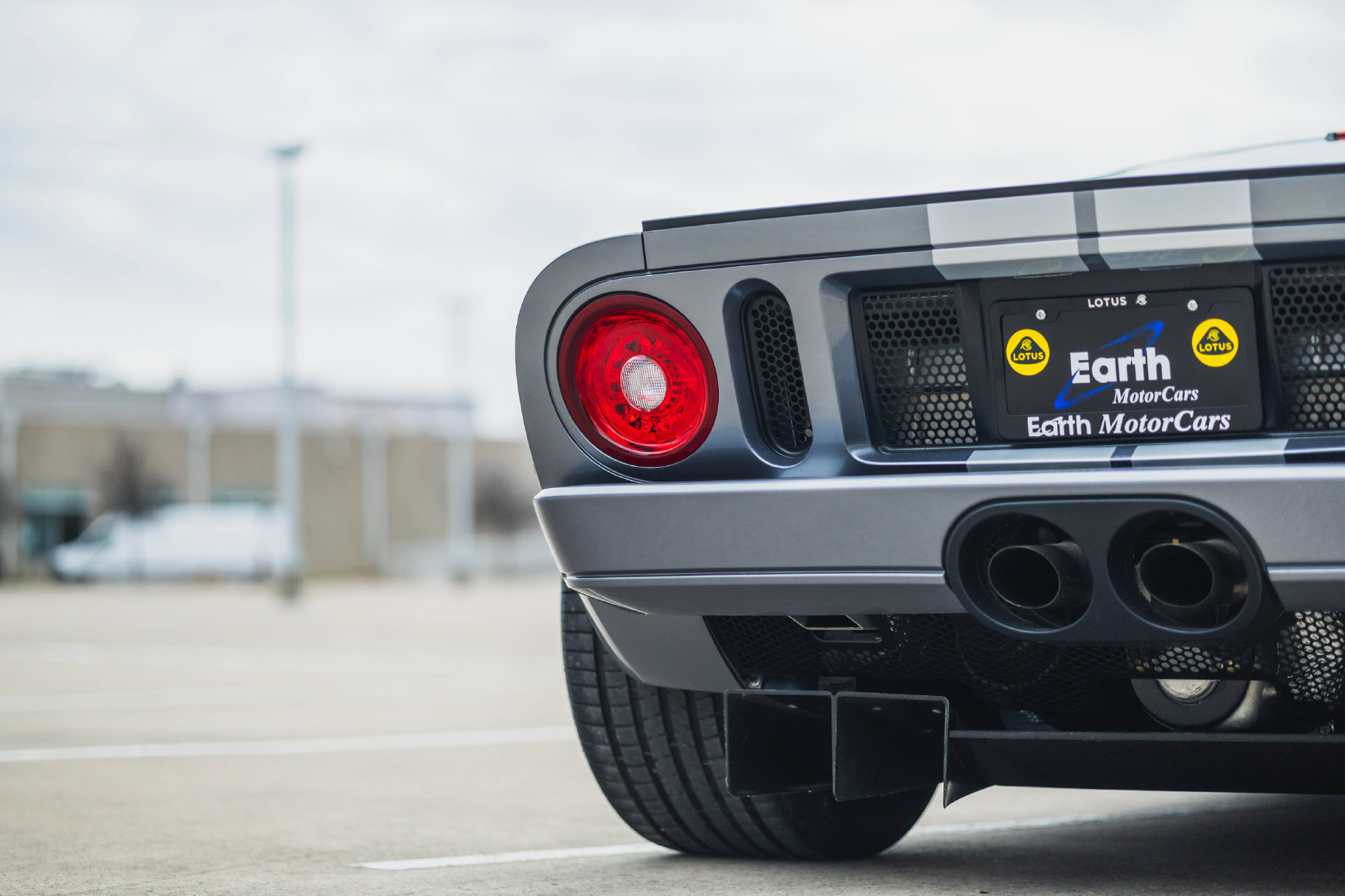 Used 2006 Ford GT RWD image 20