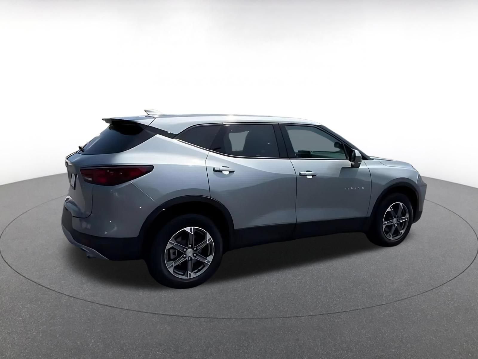 Used 2025 Chevrolet Blazer LT FWD image 15