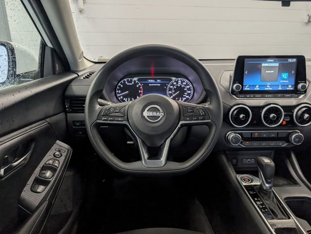 Used 2024 Nissan Sentra SV FWD image 23