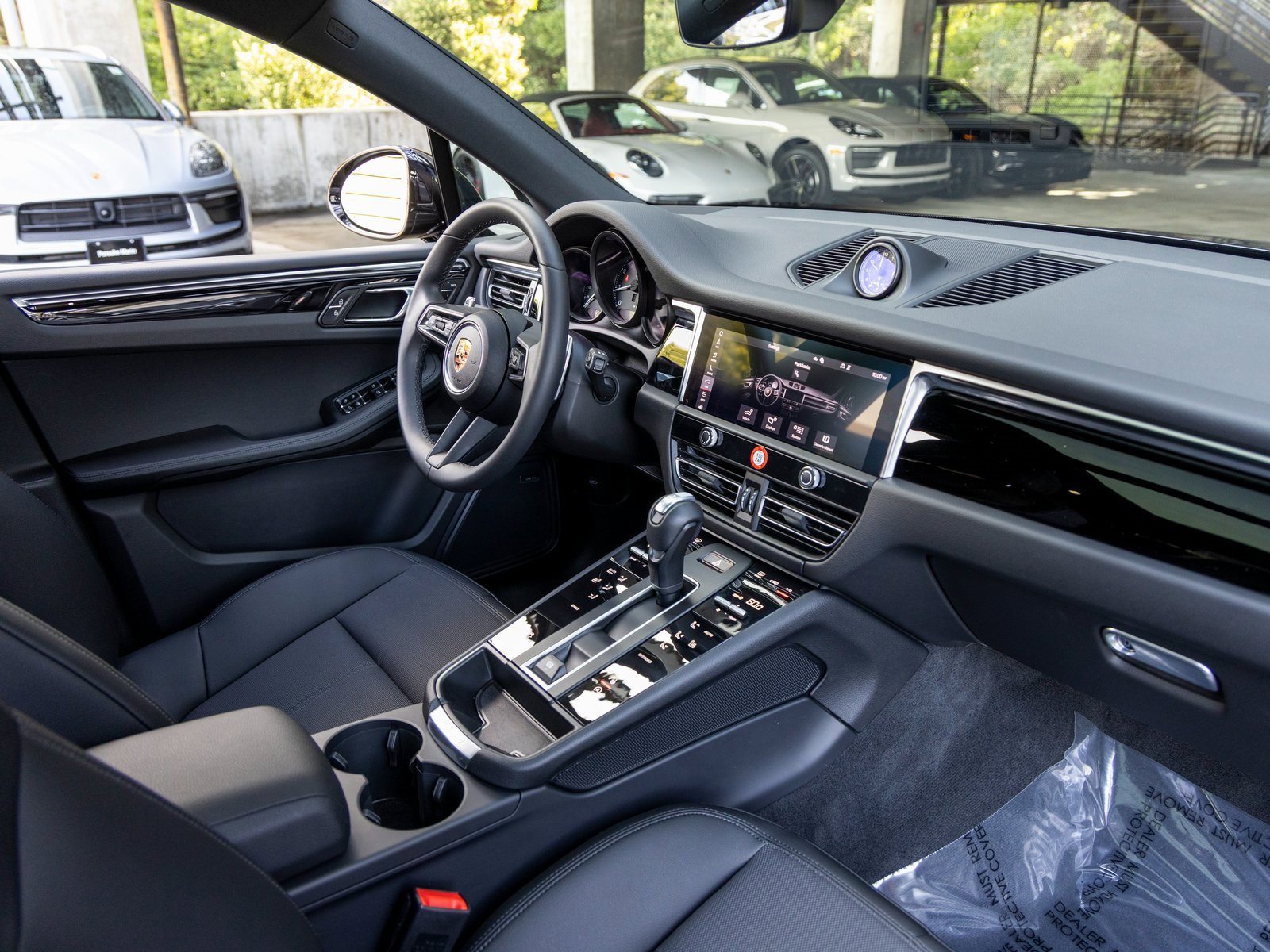 Certified 2025 Porsche Macan image 52