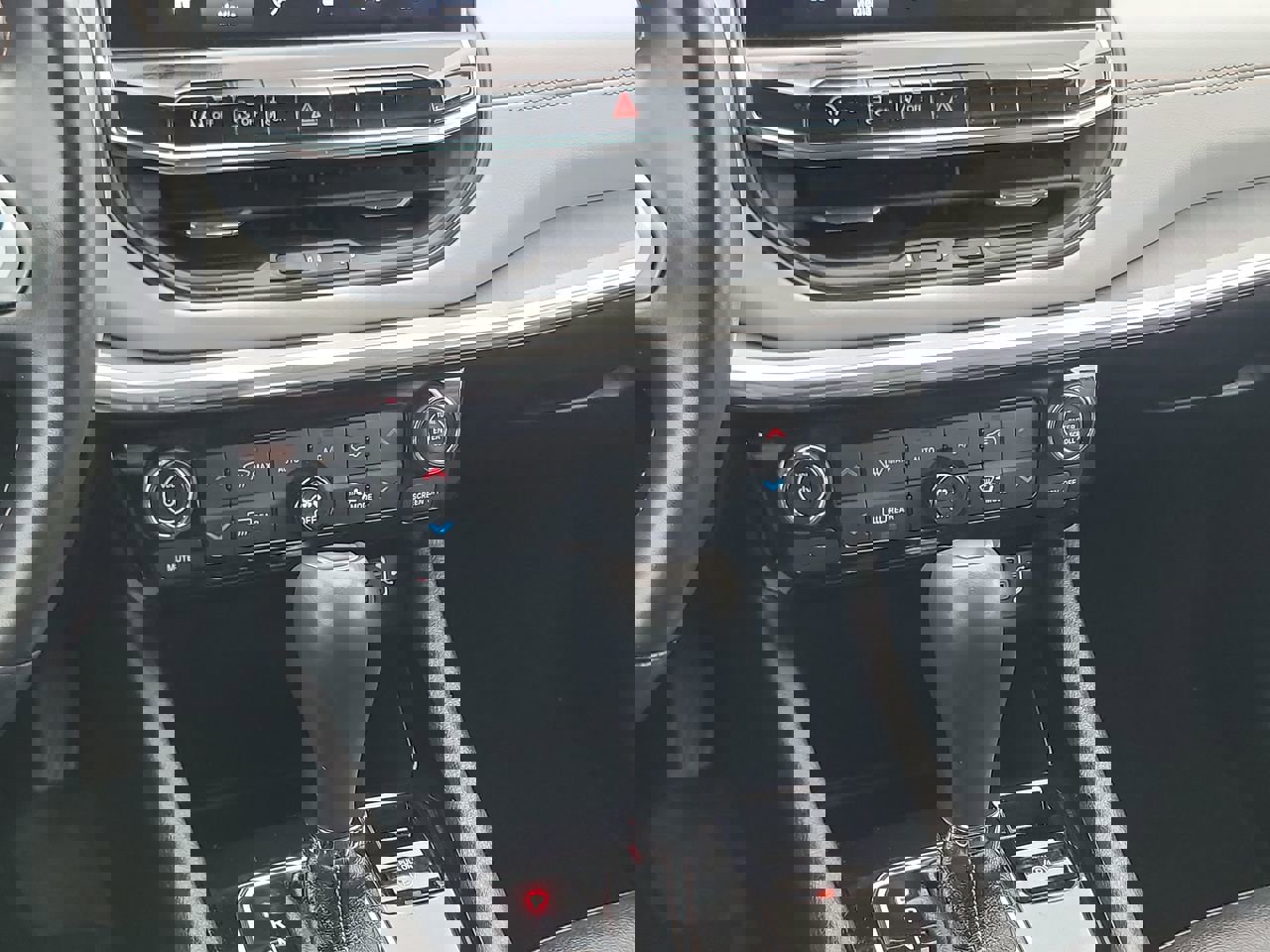 Used 2022 Jeep Compass Limited image 18