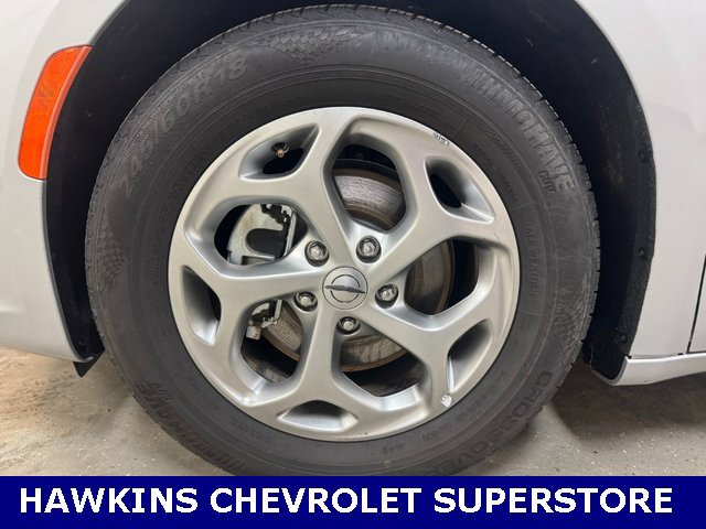 Used 2024 Chrysler Pacifica Limited image 42