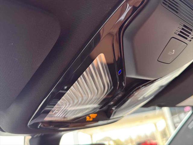 Used 2023 BMW 530i xDrive i xDrive w/ Premium Package image 27