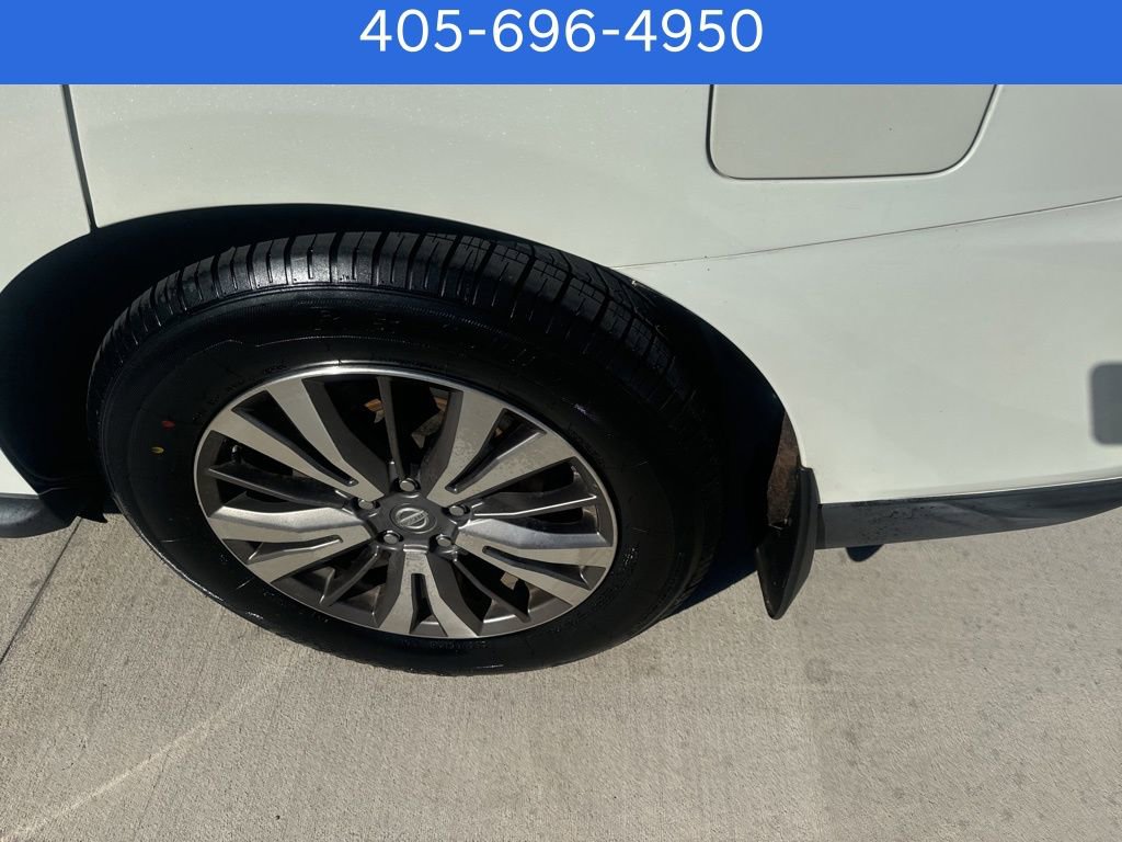 Used 2019 Nissan Pathfinder SL w/ Cargo Package image 7